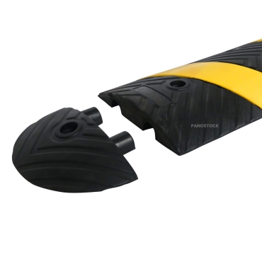 Vue de l'extrémité du ralentisseur Routier Monobloc pour voies privées H.50 mm (fixations incluses)