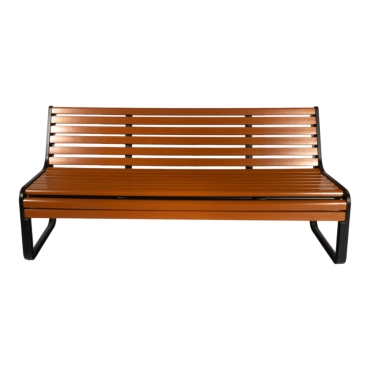 Vue de face du banc urbain LUKA aspect Bois L1800 mm